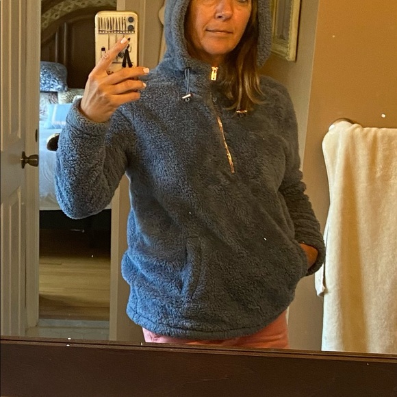 RBX Fuzzy Sherpa Hoodie with Rose gold half zipper with beautiful details - Picture 4 of 7